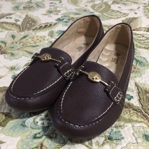 AVON Cushion Walk Brown with Gold Loafers